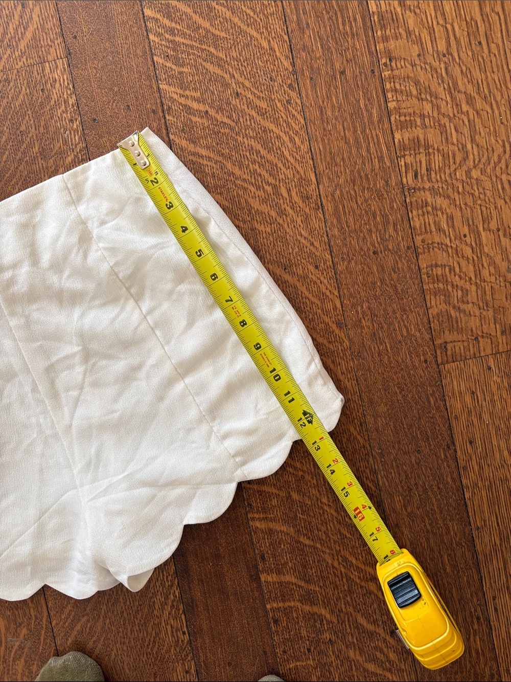 Lush White Scallop Hem Shorts - Picture 5 of 5